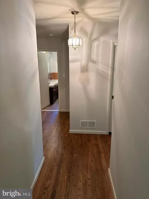 Entry Way - 1202 Old Mill Rd, Reading, PA 19610 photo 2 of 2