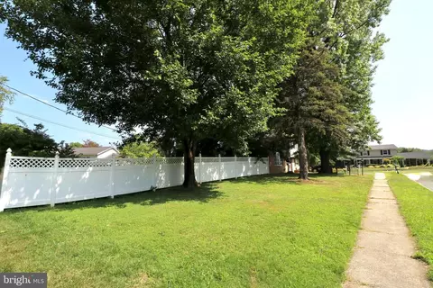 122 Granville Ave, Reading, PA 19607 photo 2