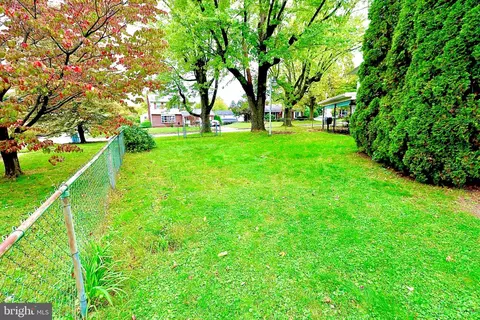 Exterior - 122 Granville Ave, Reading, PA 19607 photo 6 of 9