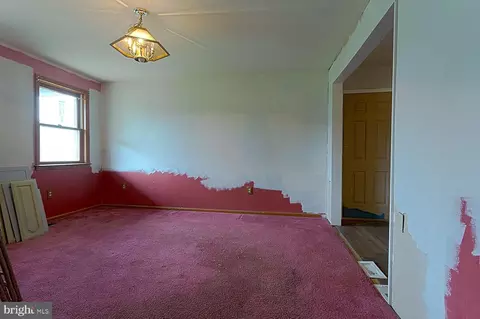 Living - 406 Miller Rd, Reading, PA 19608 photo 4 of 4