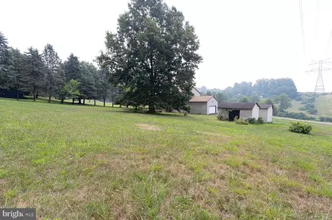 Exterior - 406 Miller Rd, Reading, PA 19608 photo 6 of 7