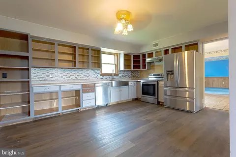 Kitchen - 406 Miller Rd, Reading, PA 19608 photo 1 of 1