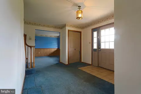 Entry Way - 406 Miller Rd, Reading, PA 19608 photo 1 of 2