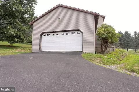 Exterior - 406 Miller Rd, Reading, PA 19608 photo 7 of 7