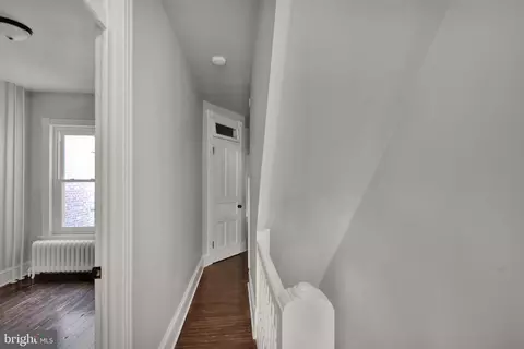 Entry Way - 531 Weiser St, Reading, PA 19601 photo 10 of 14