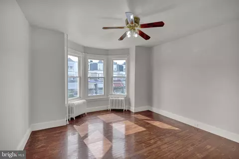 Living - 531 Weiser St, Reading, PA 19601 photo 4 of 4