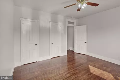 Entry Way - 531 Weiser St, Reading, PA 19601 photo 5 of 14