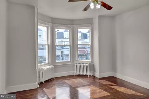 Living - 531 Weiser St, Reading, PA 19601 photo 3 of 4
