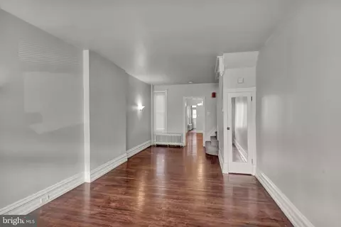 Living - 531 Weiser St, Reading, PA 19601 photo 1 of 4