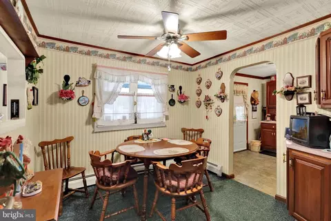 Dining - 1221 Broadway Blvd, Reading, PA 19607 photo 3 of 3