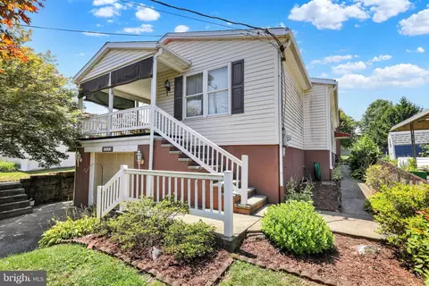 Exterior - 1221 Broadway Blvd, Reading, PA 19607 photo 2 of 5