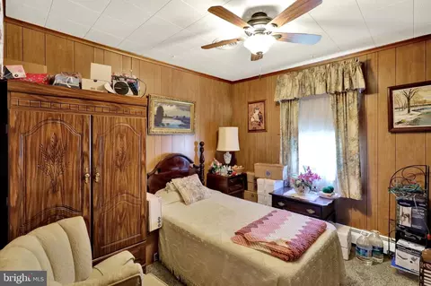 Bedroom - 1221 Broadway Blvd, Reading, PA 19607 photo 6 of 6