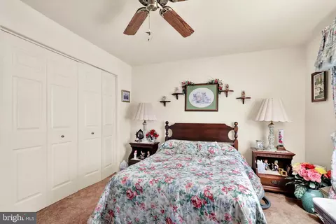 Bedroom - 1221 Broadway Blvd, Reading, PA 19607 photo 3 of 6