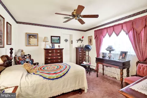 Bedroom - 1221 Broadway Blvd, Reading, PA 19607 photo 4 of 6