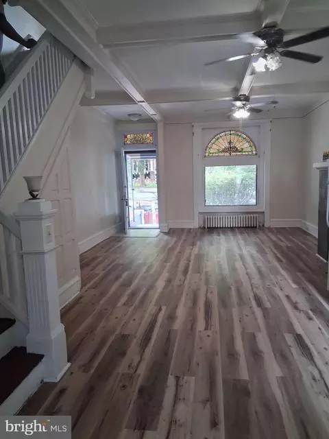 Living - 416 Spring St, Reading, PA 19601 photo 1 of 4