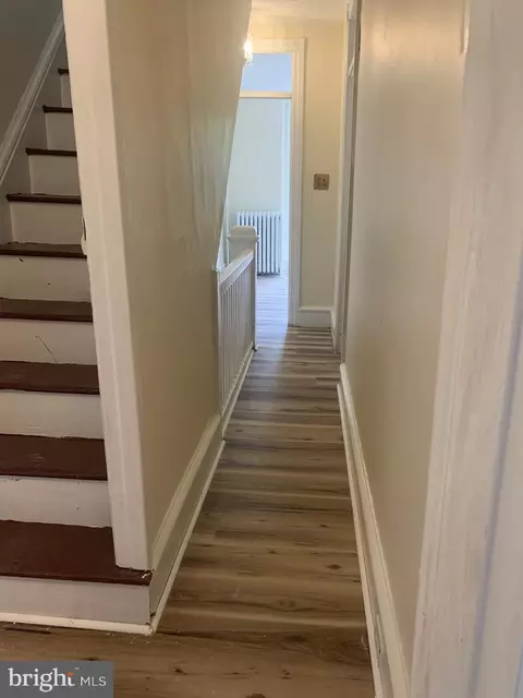 Entry Way - 416 Spring St, Reading, PA 19601 photo 3 of 4