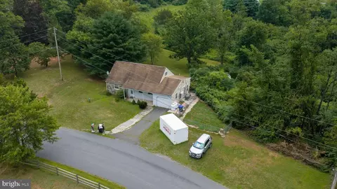 26 Golf Acres Rd, Mohnton, PA 19540