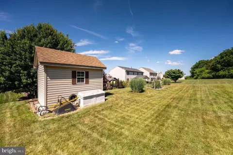 Exterior - 431 E Augusta Dr, Sinking Spring, PA 19608 photo 10 of 23