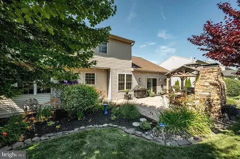 Exterior - 431 E Augusta Dr, Sinking Spring, PA 19608 photo 11 of 23