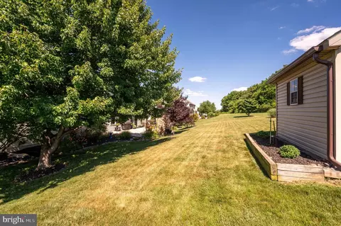 Exterior - 431 E Augusta Dr, Sinking Spring, PA 19608 photo 9 of 23