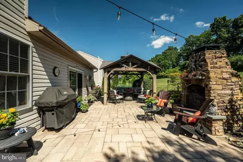 Exterior - 431 E Augusta Dr, Sinking Spring, PA 19608 photo 12 of 23