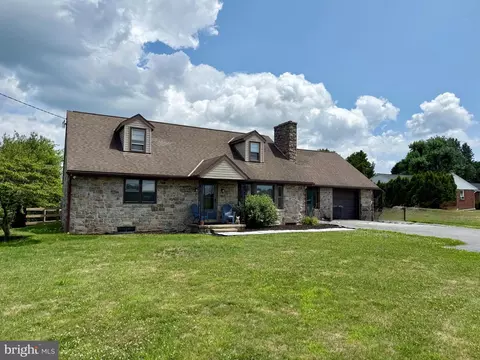 2245 Moselem Springs Rd, Fleetwood, PA 19522