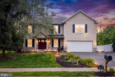 207 Balsam Dr, Douglassville, PA 19518