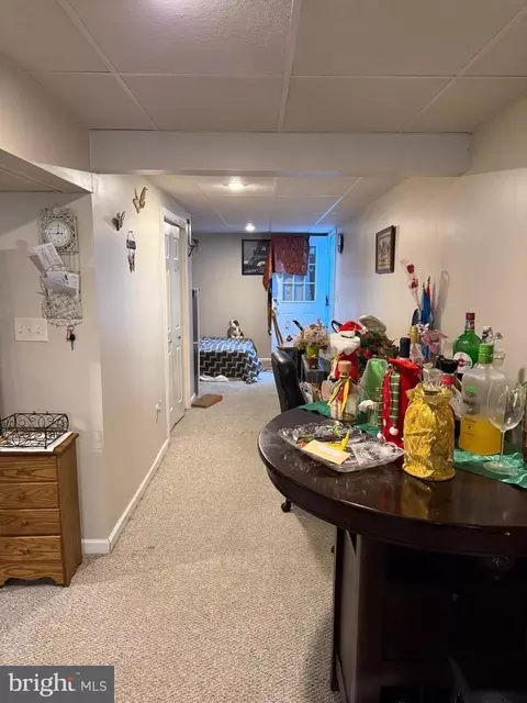 Entry Way - 215 N Sandy Ln, Sinking Spring, PA 19608 photo 4 of 4
