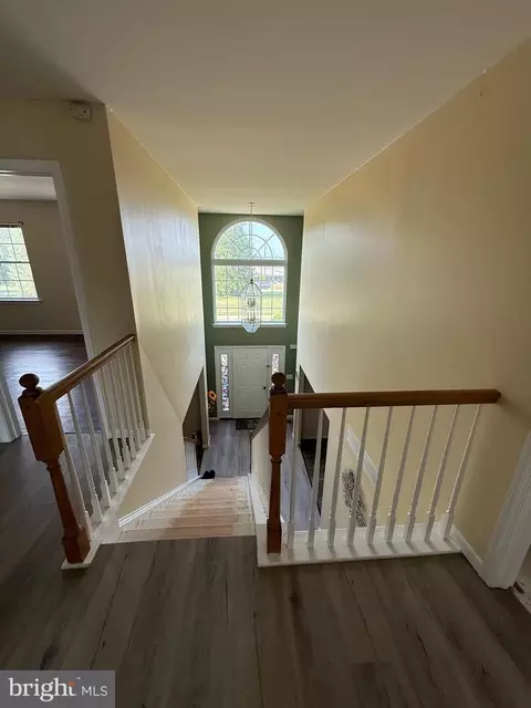 Entry Way - 215 N Sandy Ln, Sinking Spring, PA 19608 photo 2 of 4
