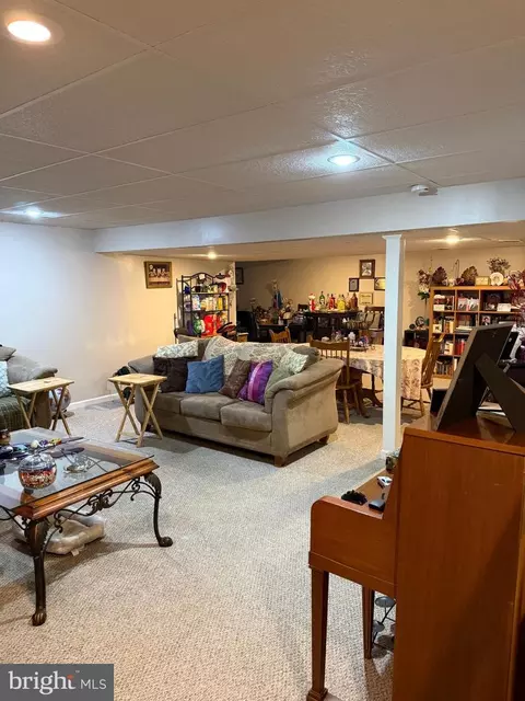 Living - 215 N Sandy Ln, Sinking Spring, PA 19608 photo 3 of 3