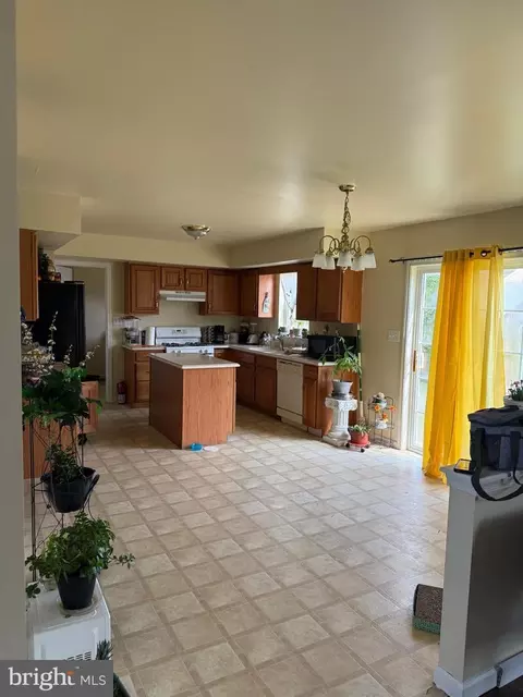 Kitchen - 215 N Sandy Ln, Sinking Spring, PA 19608 photo 1 of 1