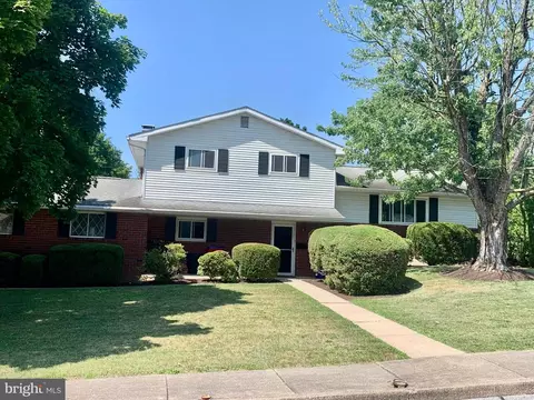 737 Girard Ave, Hamburg, PA 19526