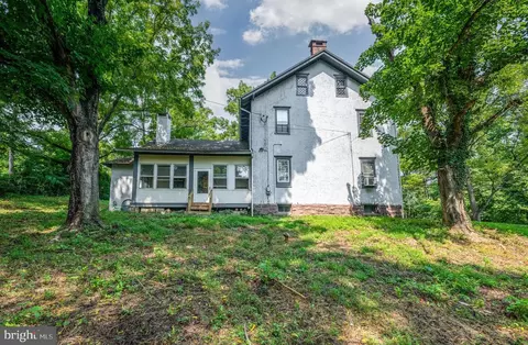 Exterior - 1840 Philadelphia Ave, Reading, PA 19607 photo 13 of 14