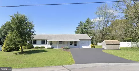 56 Hillview Rd, Birdsboro, PA 19508