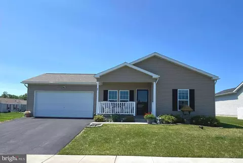 47 Daphne Ct, Douglassville, PA 19518