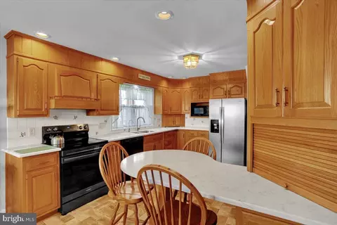 Kitchen - 805 Jerome Pl, West Lawn, PA 19609 photo 4 of 4
