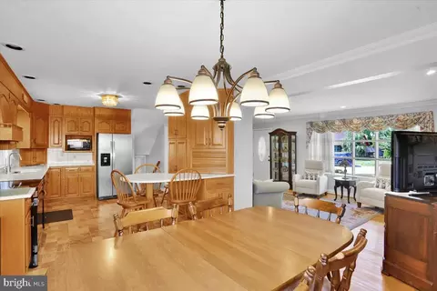 Dining - 805 Jerome Pl, West Lawn, PA 19609 photo 2 of 2