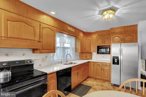 Kitchen - 805 Jerome Pl, West Lawn, PA 19609 photo 2 of 4