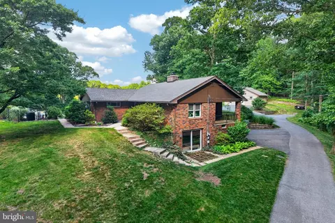 50 Hill Ln, Mohnton, PA 19540