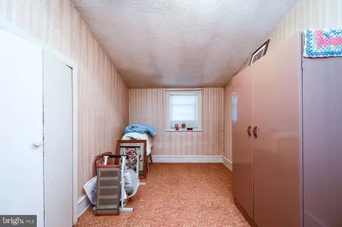 Bedroom - 1237 Carbon St, Reading, PA 19601 photo 4 of 7