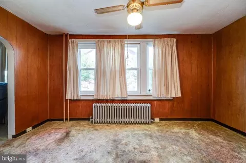 Living - 1237 Carbon St, Reading, PA 19601 photo 5 of 6