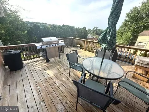Exterior - 1024 Crestview Ave, Reading, PA 19607 photo 3 of 5