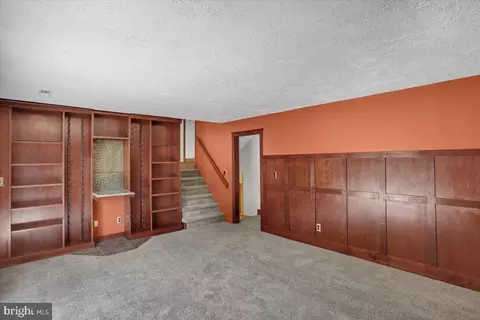Living - 209 Pembroke Dr, Reading, PA 19607 photo 4 of 4