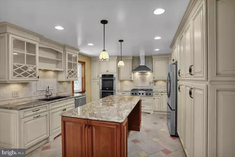 Kitchen - 209 Pembroke Dr, Reading, PA 19607 photo 2 of 7