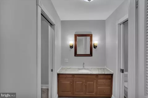 Entry Way - 209 Pembroke Dr, Reading, PA 19607 photo 4 of 4