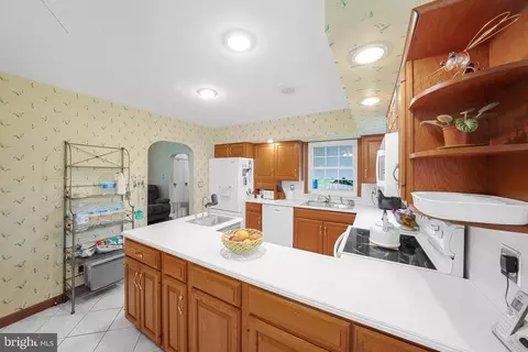 Kitchen - 115 Ardmore Ave, Reading, PA 19607 photo 4 of 5