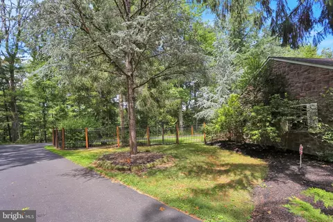 Exterior - 459 Mount Penn Rd, Reading, PA 19607 photo 17 of 32