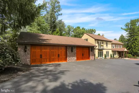 Exterior - 459 Mount Penn Rd, Reading, PA 19607 photo 12 of 32