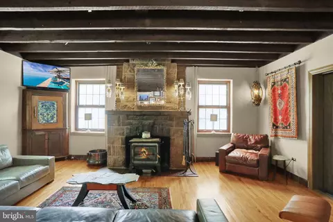 Living - 459 Mount Penn Rd, Reading, PA 19607 photo 2 of 2
