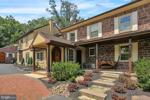 Exterior - 459 Mount Penn Rd, Reading, PA 19607 photo 4 of 32